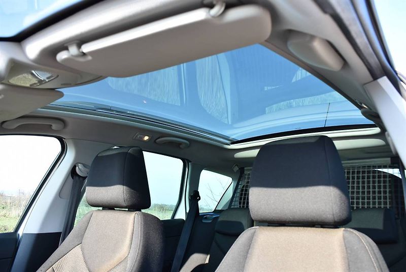 Peugeot 308 2,0 HDI STYLE,1.M,PANO,PĚKNÁ - fotka 11 z 17