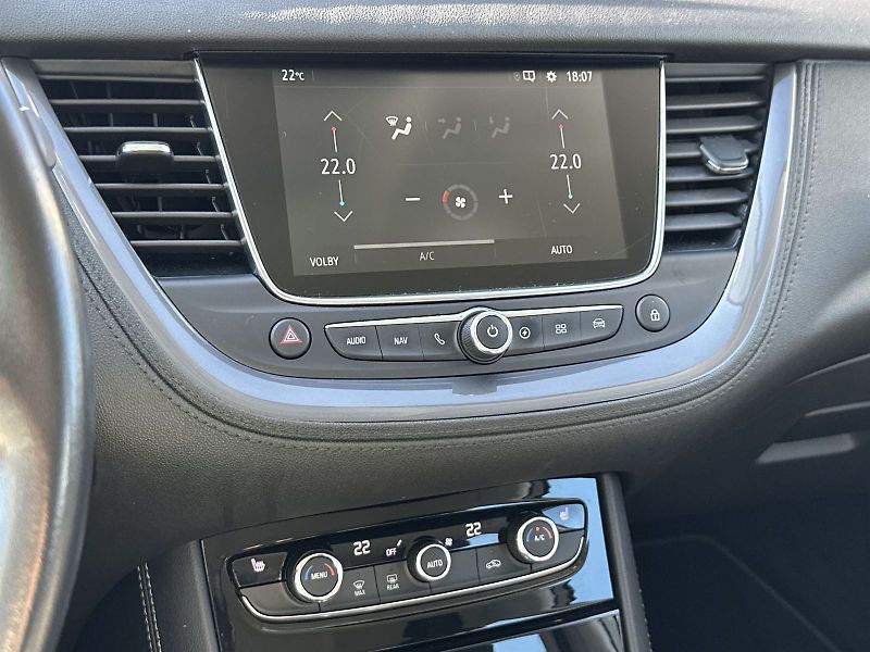 Opel Grandland X (2019) PHEV 1.6 Automat - fotka 23 z 33