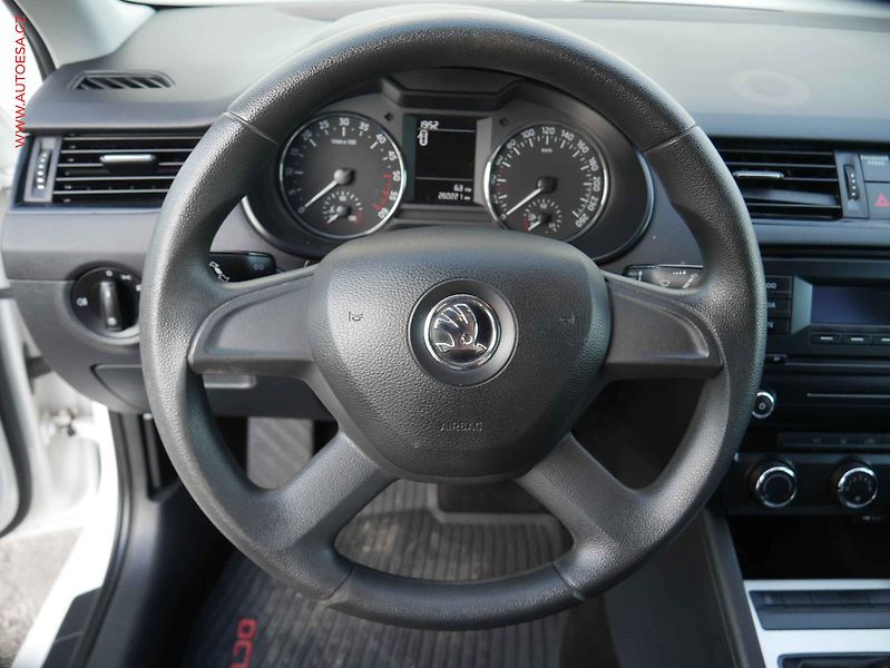 Škoda Octavia (2014) 1.6 TDi, AC - fotka 14 z 16