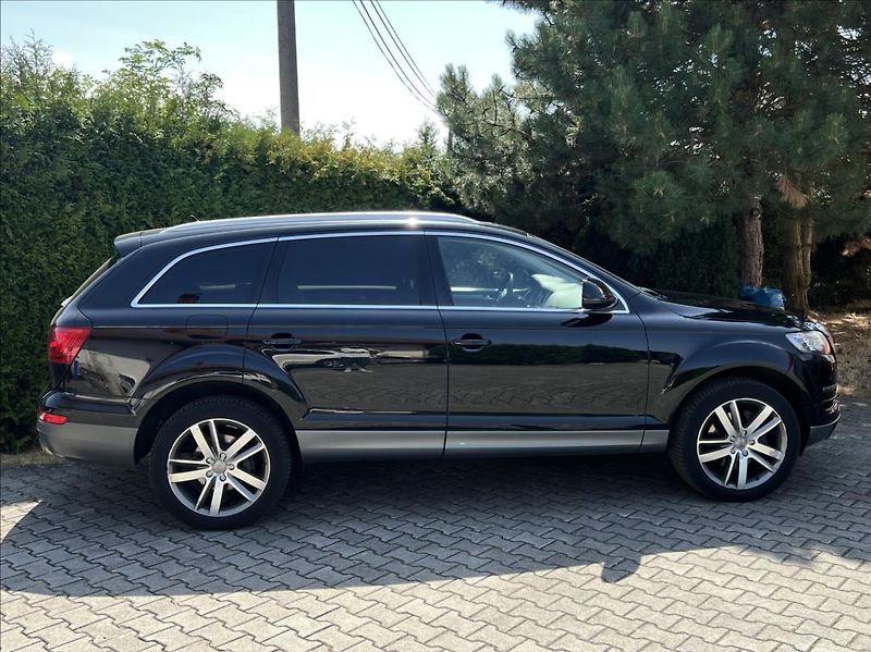 Audi Q7 3,0 TDi QUATTRO 7-MÍST - fotka 6 z 34