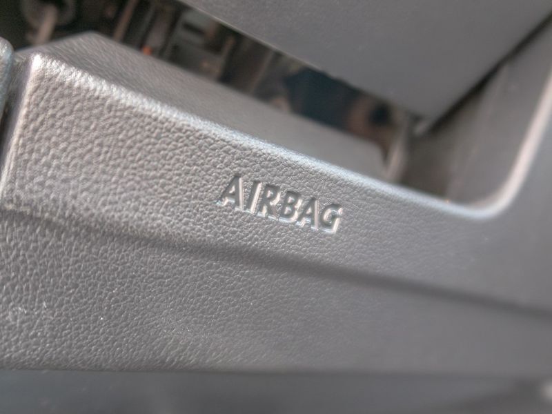 Volkswagen Golf (2014) 1.6TDI 77KW – 2x KOLA - fotka 25 z 40