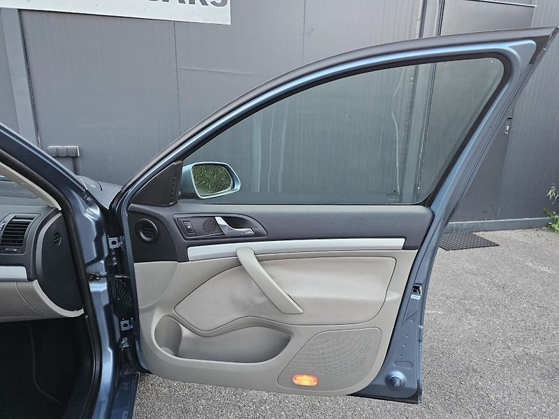 Škoda Octavia 1.6 85kW,KLIMA,TEMPOMAT,2xKOLA - fotka 24 z 37