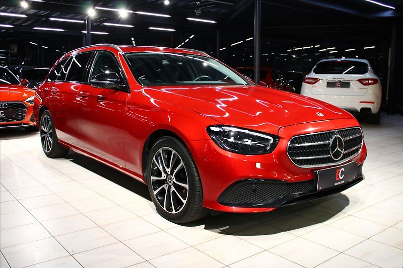 Mercedes-Benz Třídy E 300d 4MATIC DIS+ / 360° / NezT - fotografie inzerátu