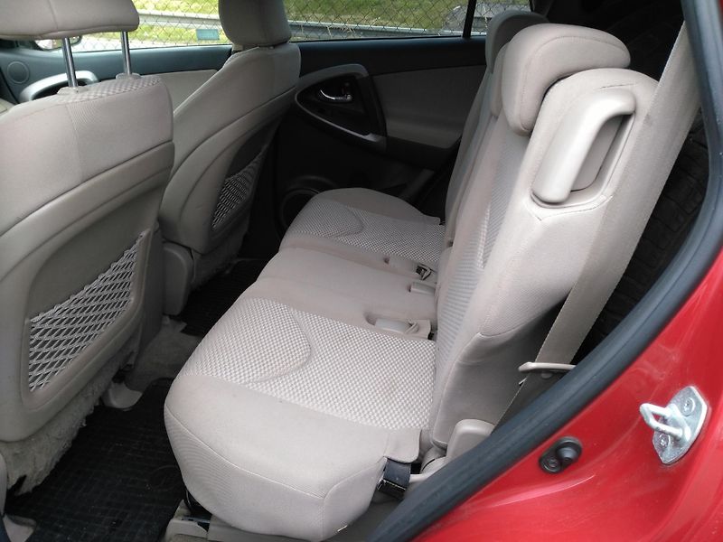 Toyota RAV4 2,2 D-4D - fotka 7 z 31