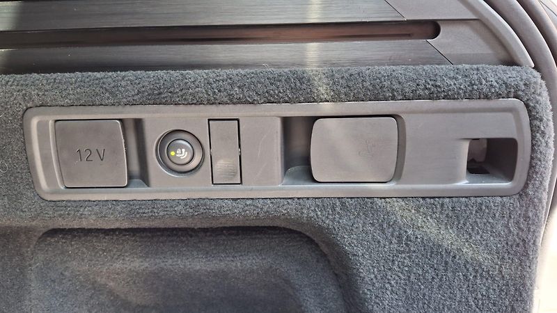 BMW X5 4.0xD-MPAK-R22-NEZ.T.-TAŽNÉ - fotka 37 z 43