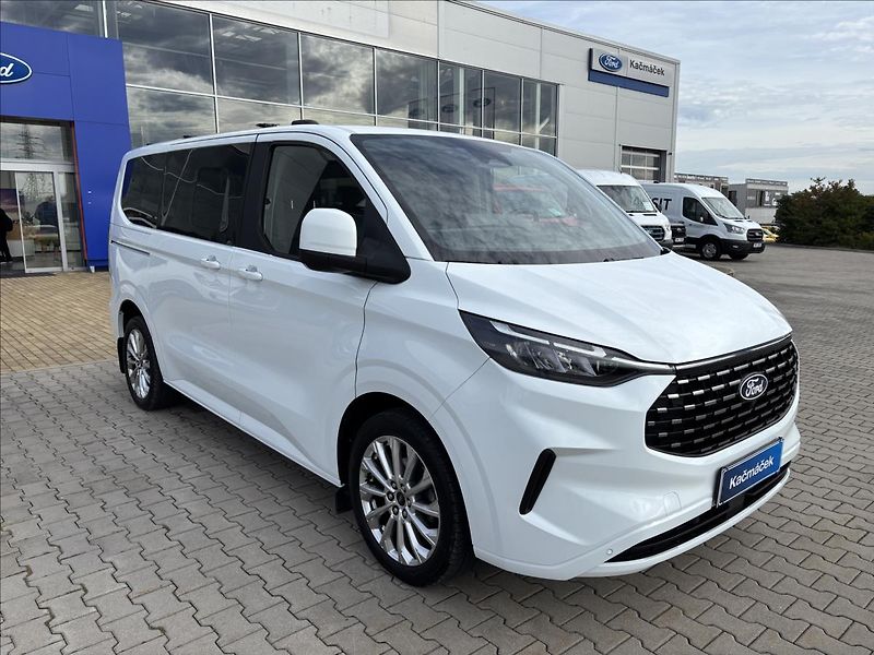 Ford Tourneo Custom 2,0 EcoBlue 125kW Titanium L1 - fotka 7 z 54