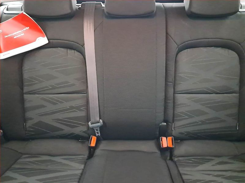Kia Ceed (2013) 1.6 GDI, Serv.kniha - fotka 10 z 16