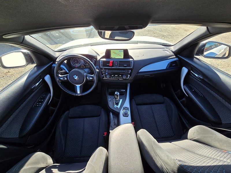 BMW Řada 1 (2016) 118D 110KW Mpacket - fotka 13 z 24