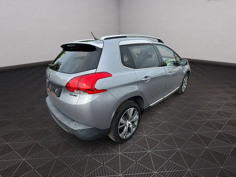 Peugeot 2008 (2016) 1.2T 81kw Allure - fotka 7 z 23