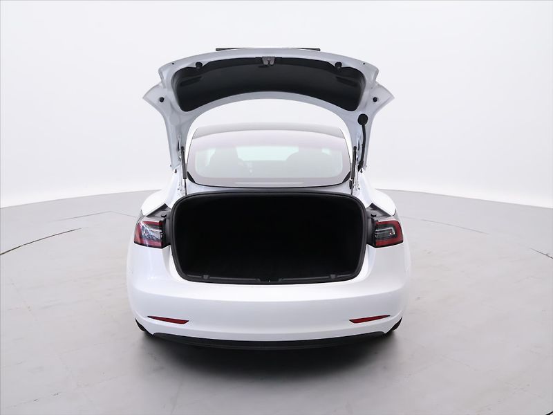Tesla Model 3 239kW Standard Range+ EAP - fotka 9 z 30
