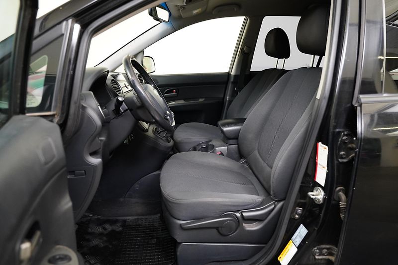 Kia Carens - fotka 12 z 22