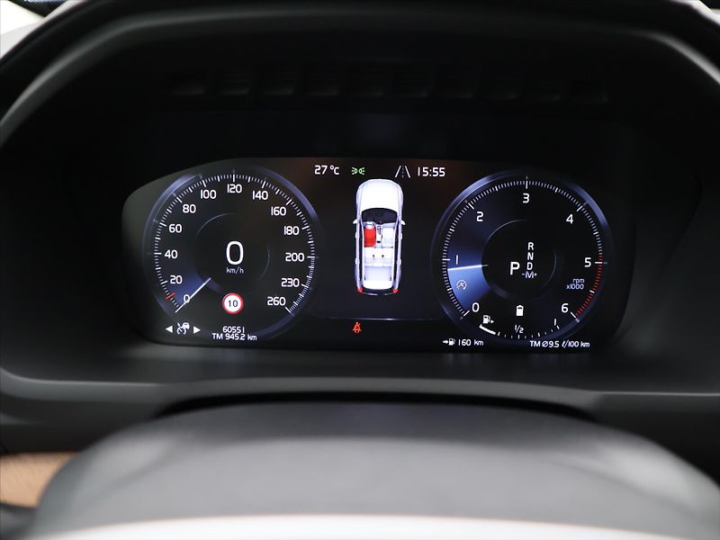 Volvo XC90 2,0 B5 173kW AWD LED CZ Kuže - fotka 15 z 27