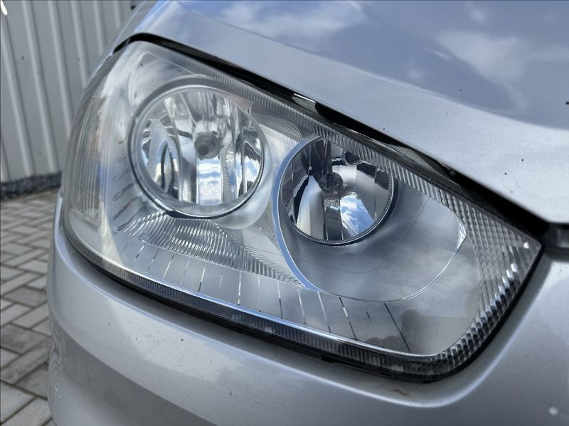 Ford C-MAX 1,6 TDCi 66kW klima - fotka 8 z 45