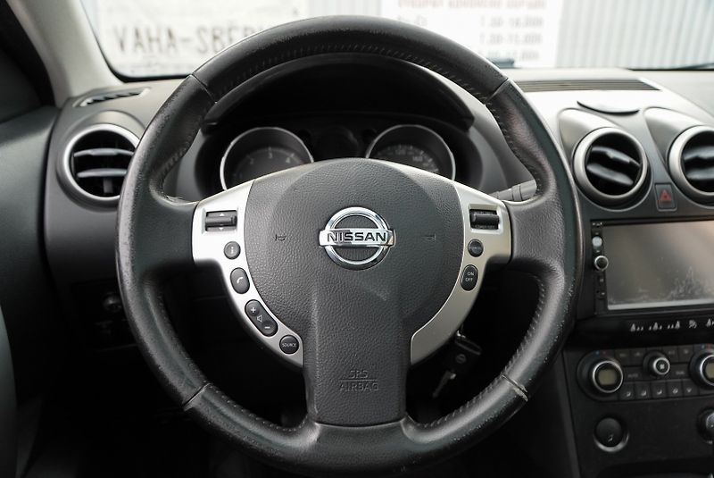 Nissan Qashqai 1.5 dci 7MÍST - fotka 23 z 29