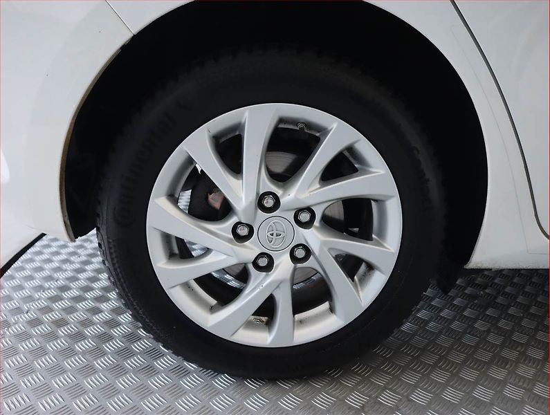 Toyota Auris (2018) 1.2 Ti, Automat, Serv.kniha - fotka 15 z 19