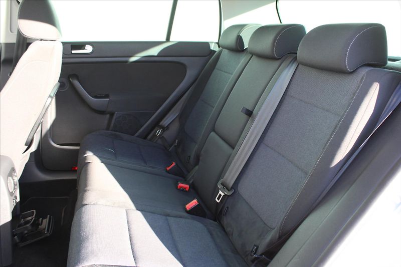 Volkswagen Golf Plus 2.0TDI 103kW SERV.KNIHA - fotka 11 z 22