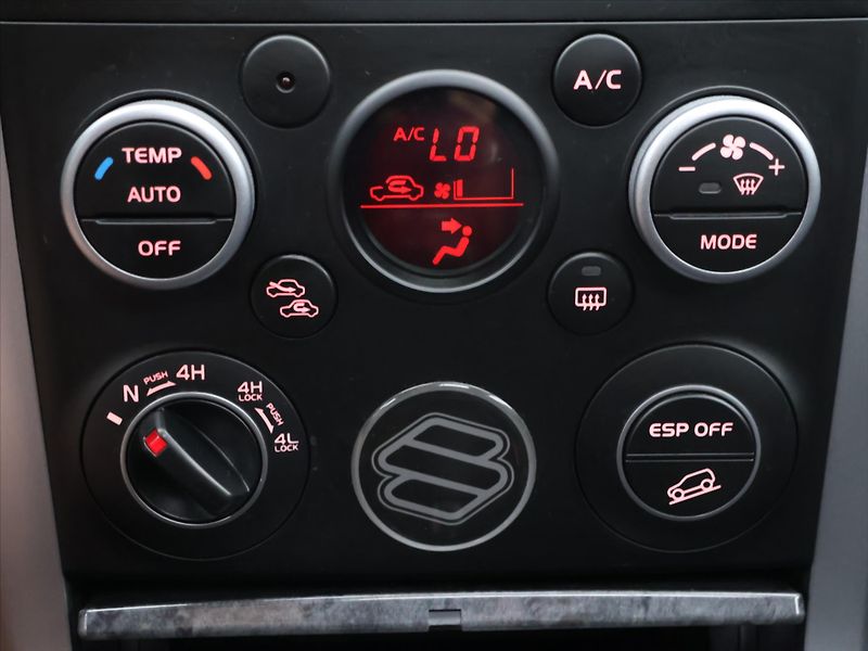 Suzuki Grand Vitara 3,2 VVT 171kW V6 CZ Aut. - fotka 22 z 32