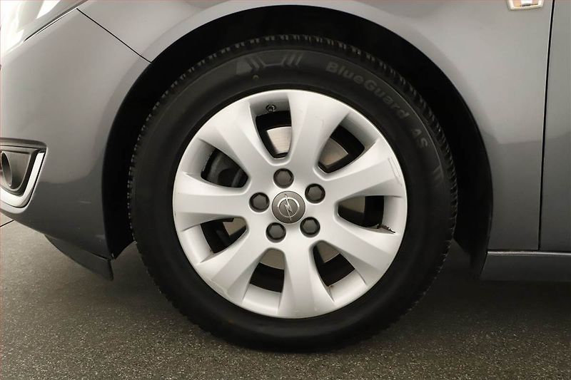 Opel Insignia (2016) 2.0 CDTI, Xenony, Tempomat - fotka 14 z 14
