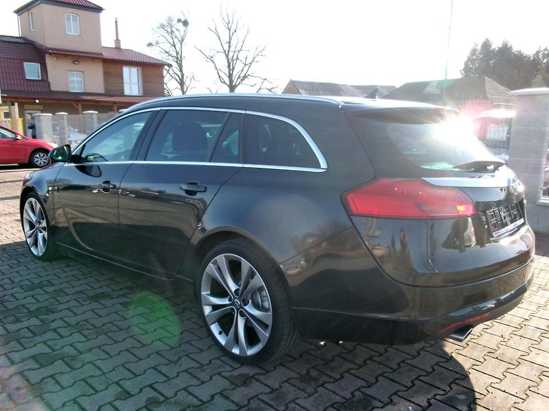 Opel Insignia (2010) 2.0 CDTi - ZADÁNO - fotka 5 z 31