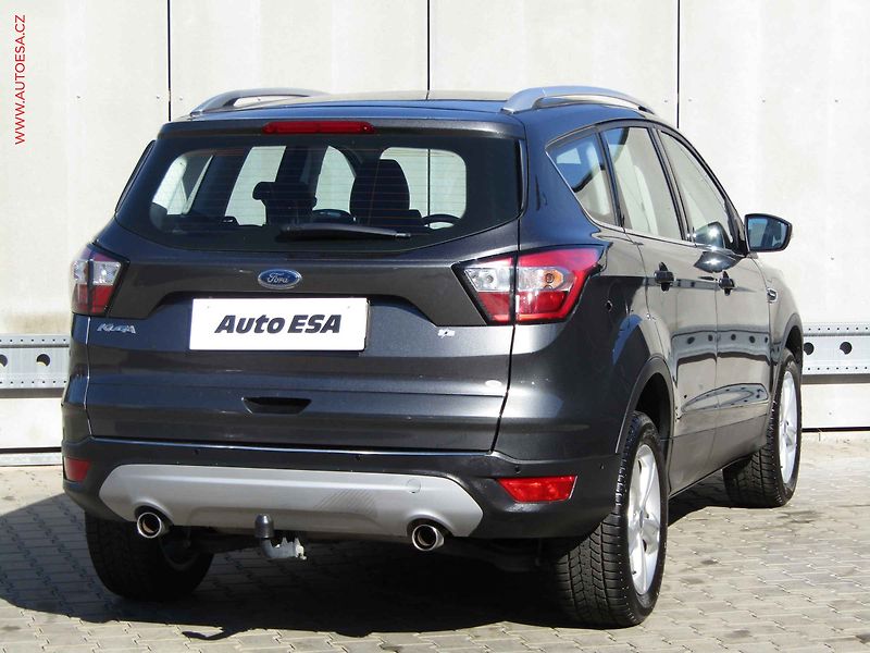 Ford Kuga (2019) 1.5 EB, 1.maj,ČR, Titanium - fotka 4 z 22