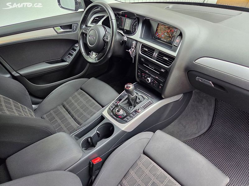 Audi A4 (2015) 2.0TDI 140kw S line Quattro - fotka 14 z 39
