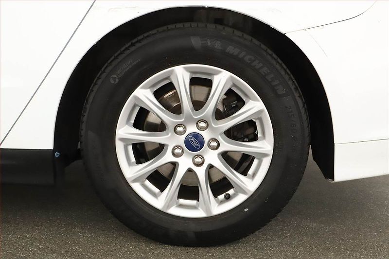 Ford Mondeo (2019) 2.0 TDCI, Automat, Navi - fotka 20 z 20