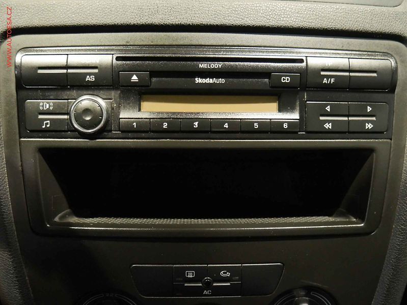 Škoda Octavia (2008) 1.9 TDi, Klima - fotka 12 z 14