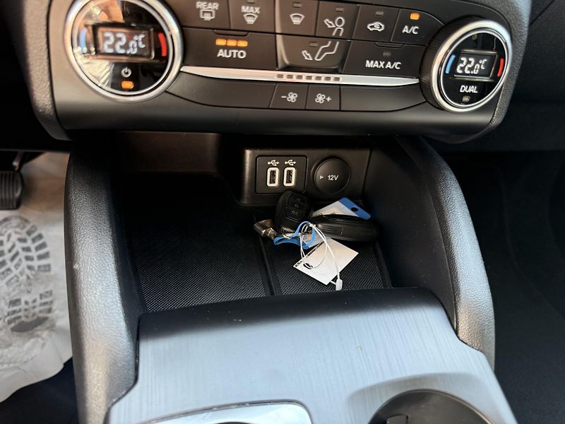 Ford Kuga (2022) 2.5 plev ,REZERVOVÁNO - fotka 36 z 47
