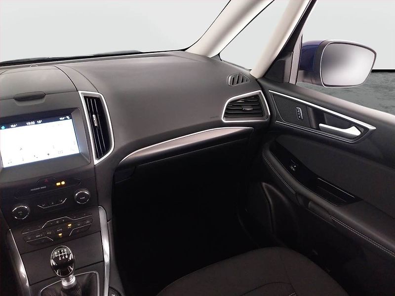 Ford Galaxy (2016) Titanium 2.0 TDCi, 7 míst - fotka 8 z 22