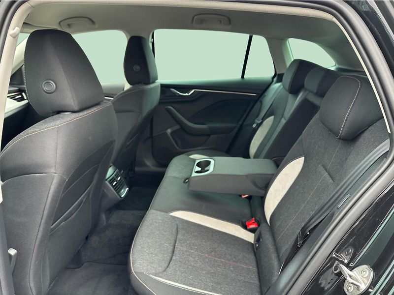 Škoda Scala (2025) 1.5TSI DSG  TOP SELEC - fotka 12 z 23