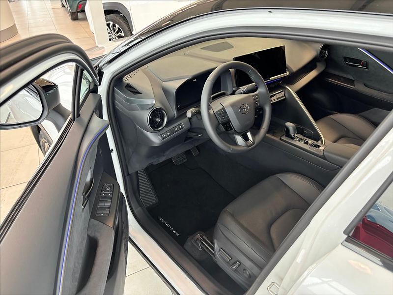 Toyota C-HR (2025) 1,8 HEV Executive - fotka 6 z 7