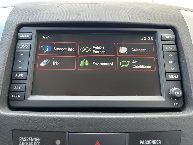 Peugeot 4007 (2009) 2.2HDi 115kW 4x4 - fotka 24 z 36