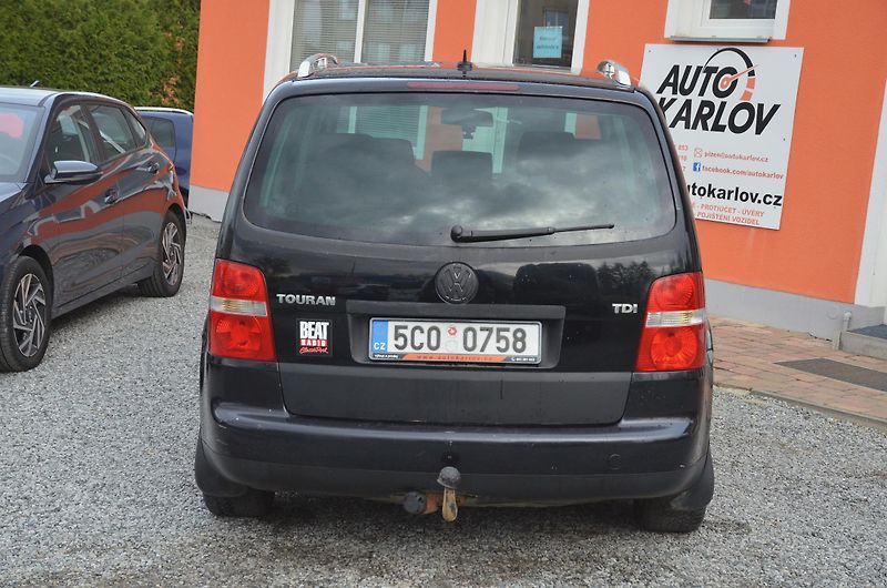 Volkswagen Touran (2005) 2.0 TDi 103kW / 2x sada kol - fotka 5 z 26