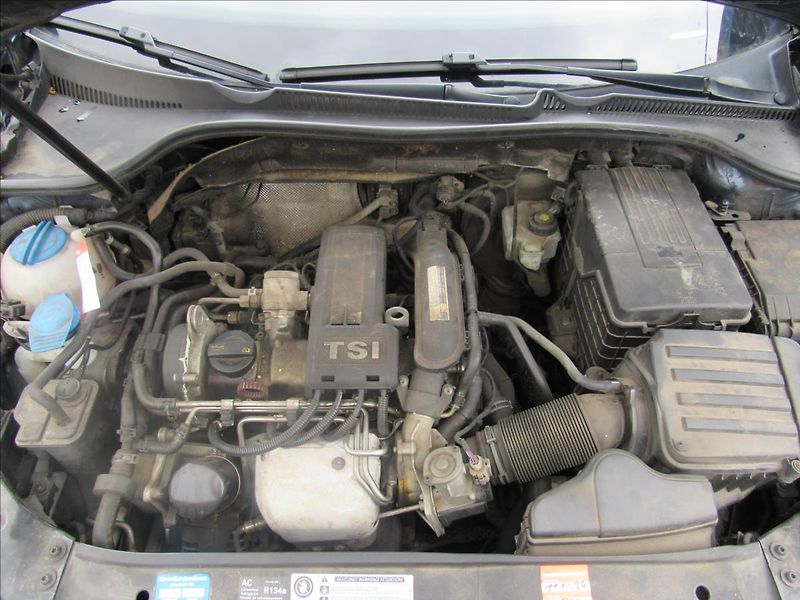 Volkswagen Golf 1,2 TSI 77kW BMT Team - fotka 25 z 28