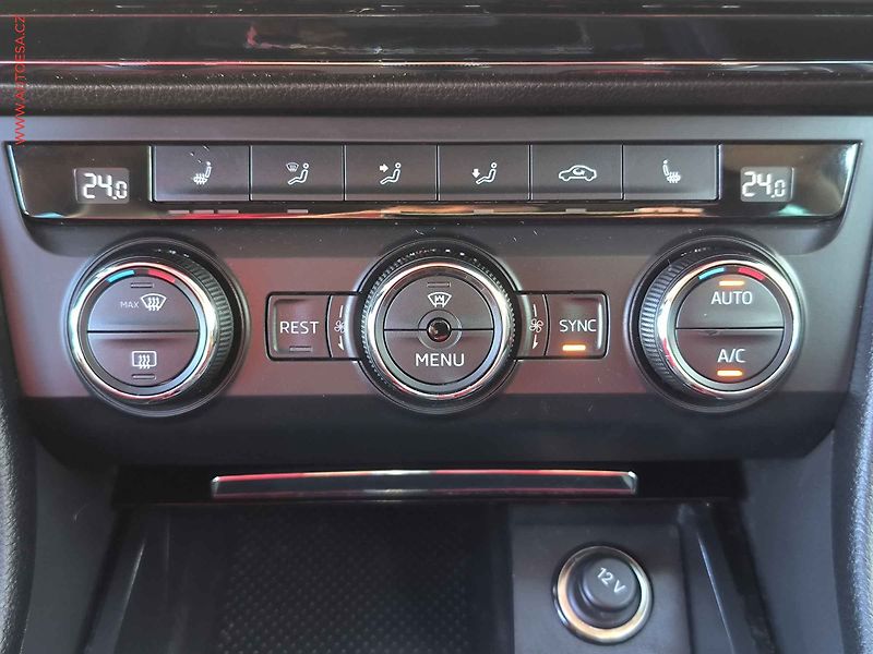 Škoda Superb (2016) 2.0 TDi, ČR, DSG, LED - fotka 15 z 23