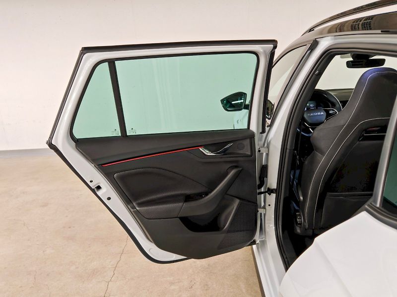 Škoda Kamiq (2025) 1.0 TSI 85 kW Monte Carlo - fotka 23 z 29