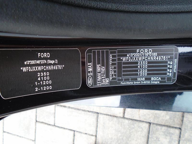 Ford S-MAX 2.5 Duratec FHEV ST-Line 140kW - fotka 36 z 46