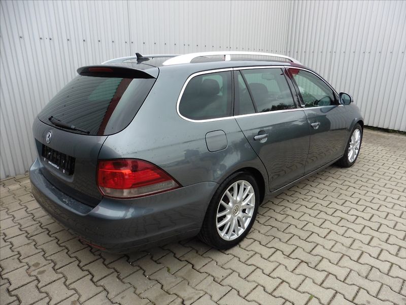 Volkswagen Golf 1.4 TSi Style Navi Xenon - fotka 4 z 14