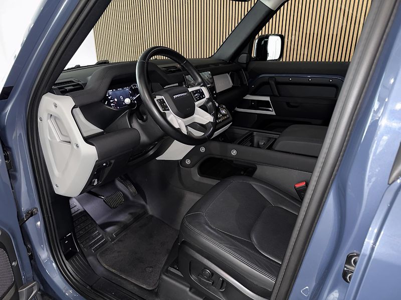 Land Rover Defender 110 P400 Meridian Matrix 360  - fotka 8 z 26