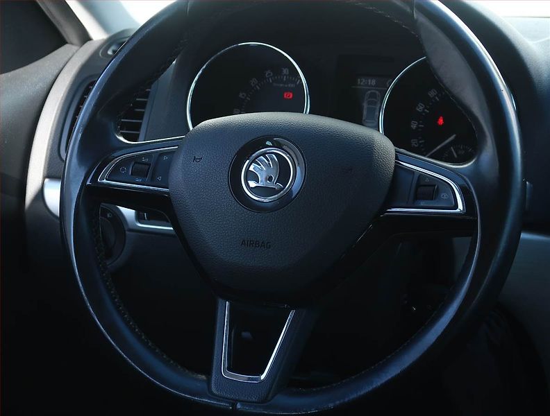 Škoda Yeti (2015) 1.6 TDI, Tempomat - fotka 16 z 17
