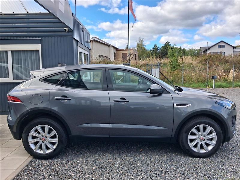 Jaguar E-Pace 2,0 S - fotka 8 z 14