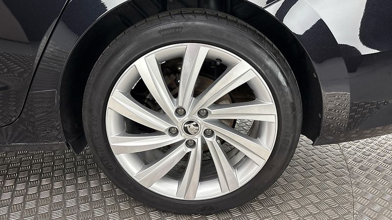 Škoda Octavia 1.5 TSI Style Combi - fotka 19 z 26