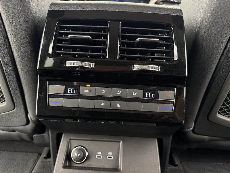 Volkswagen Touareg 3.0Tdi*1-MAJ*DPH*ELEGANCE* - fotka 17 z 44
