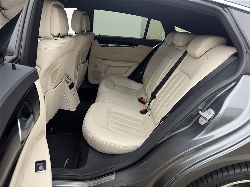 Mercedes-Benz CLS 3,0 DPH 4X4 H/K AMG LED ACC ČR - fotka 45 z 59