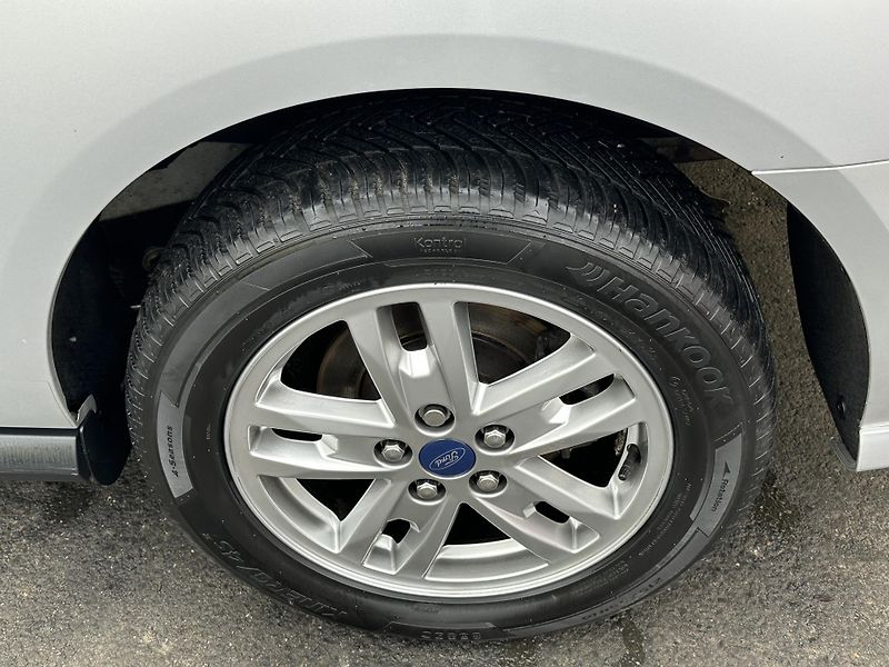 Ford Tourneo Connect (2018) 1.5/88kW* 7.Míst * 1.Maj. - fotka 44 z 50