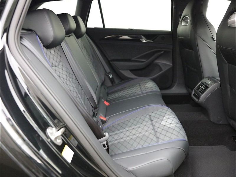 Volkswagen Passat (2026) 2,0 TSI 195 kW 4M R-Line - fotka 7 z 11
