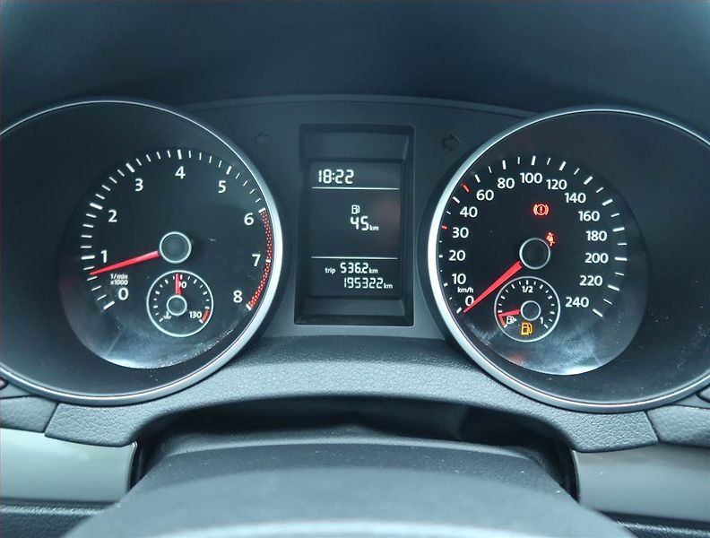 Volkswagen Golf (2011) 1.2 TSI, ČR,1.maj, Tempomat - fotka 11 z 15