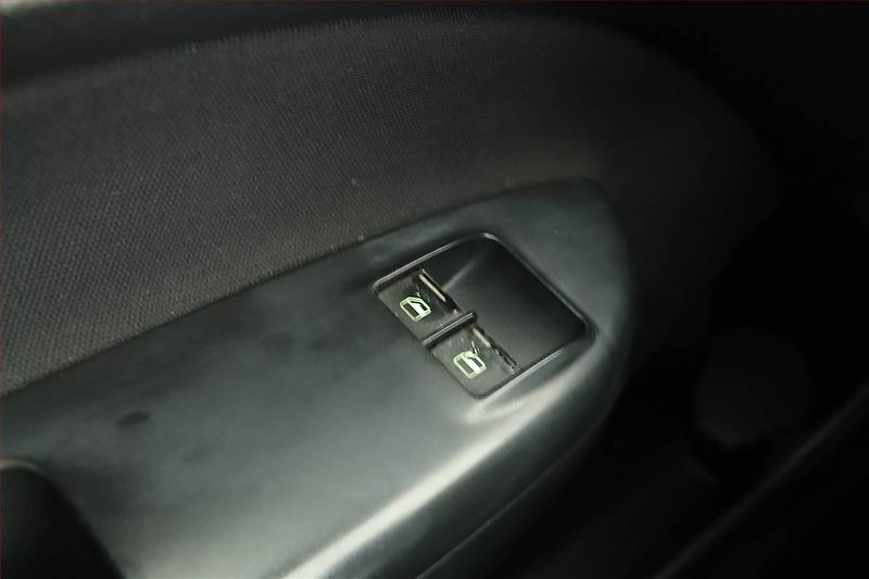 Škoda Octavia (2005) 2.0 TDI, nová STK, Tažné - fotka 13 z 14