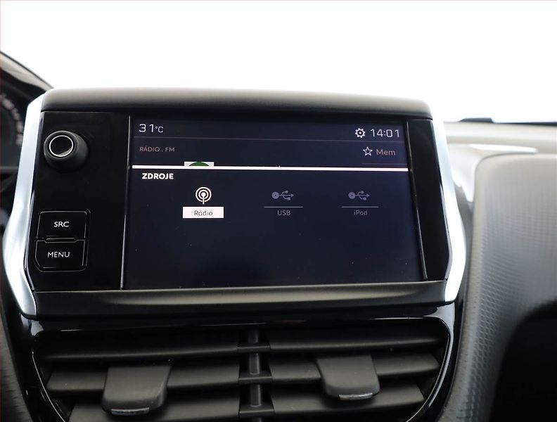 Peugeot 2008 (2019) 1.2 PureTech, ČR,1.maj - fotka 12 z 16