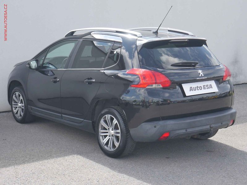 Peugeot 2008 (2015) 1.2 PT, AC, navi - fotka 6 z 15